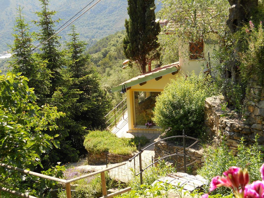 Lo Scoiattolo Villa Ventimiglia Luaran gambar